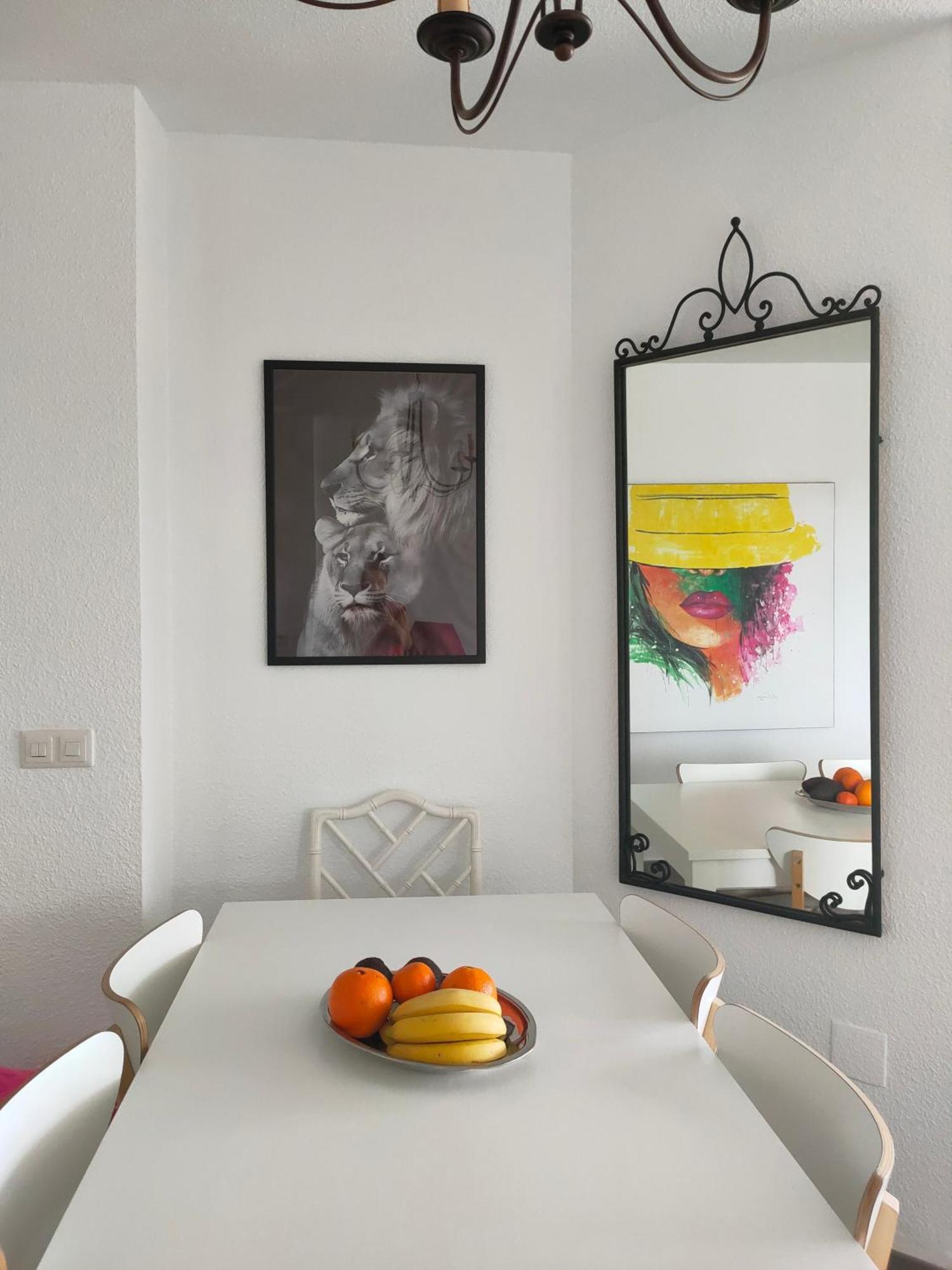 Sea View Apartment *