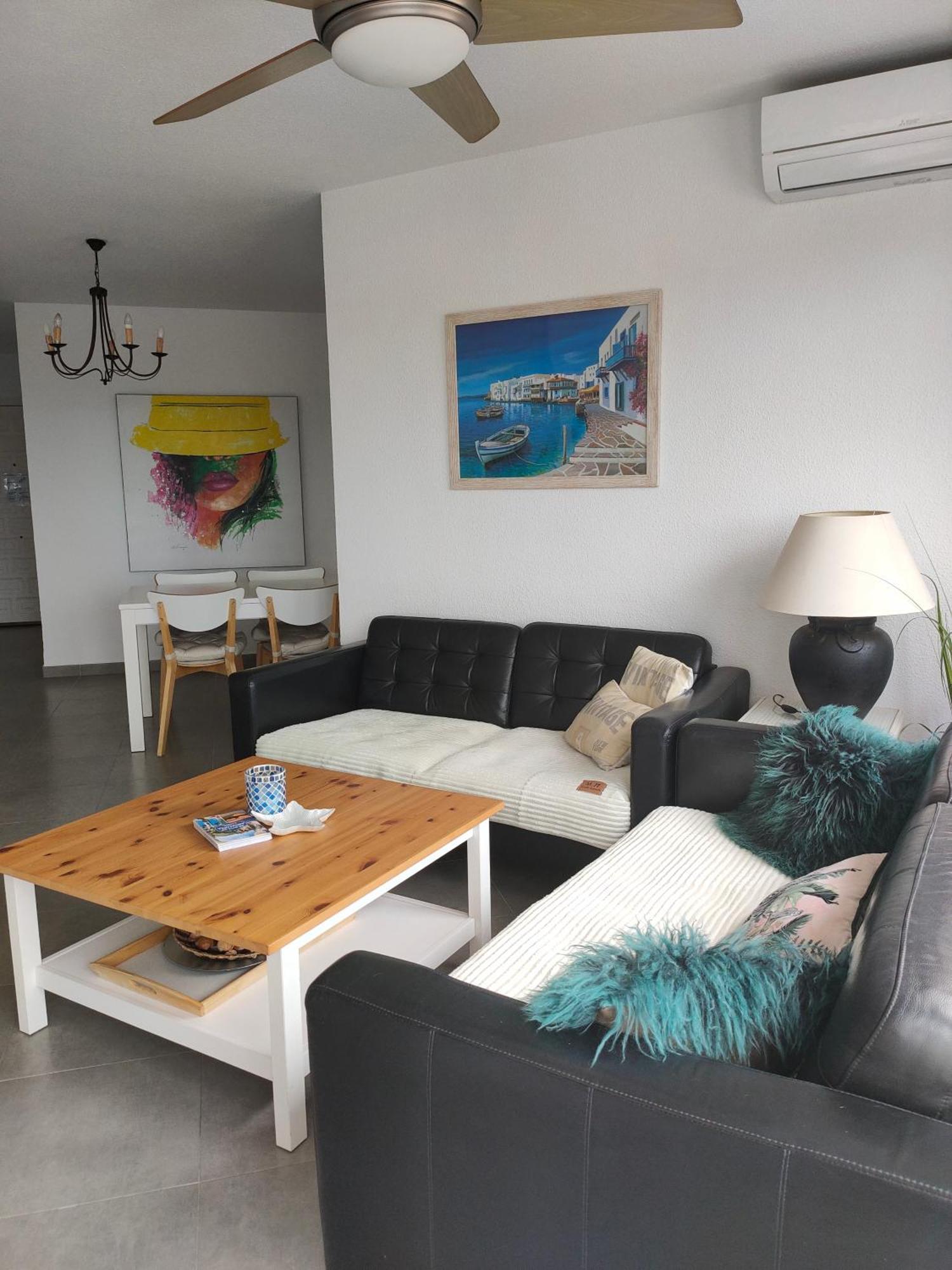 Sea View Apartment *